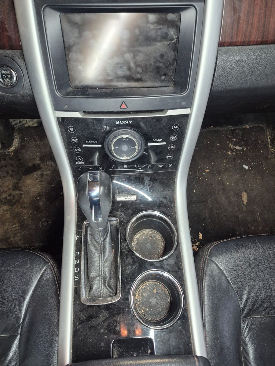 Centre console, before detailing