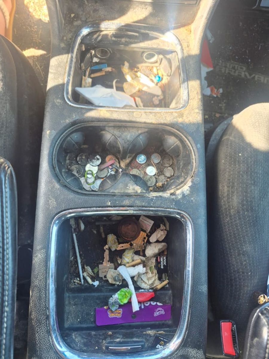 Cupholders & storage, before detailing